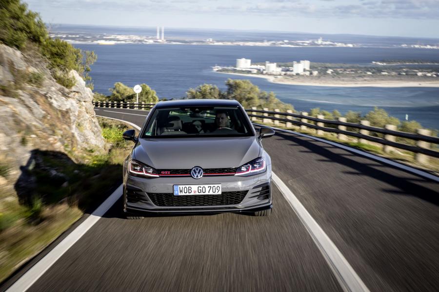  Volkswagen Golf GTI TCR 3-Door (Typ 5G) 2019 года  (WW) (фото 88 из 107)